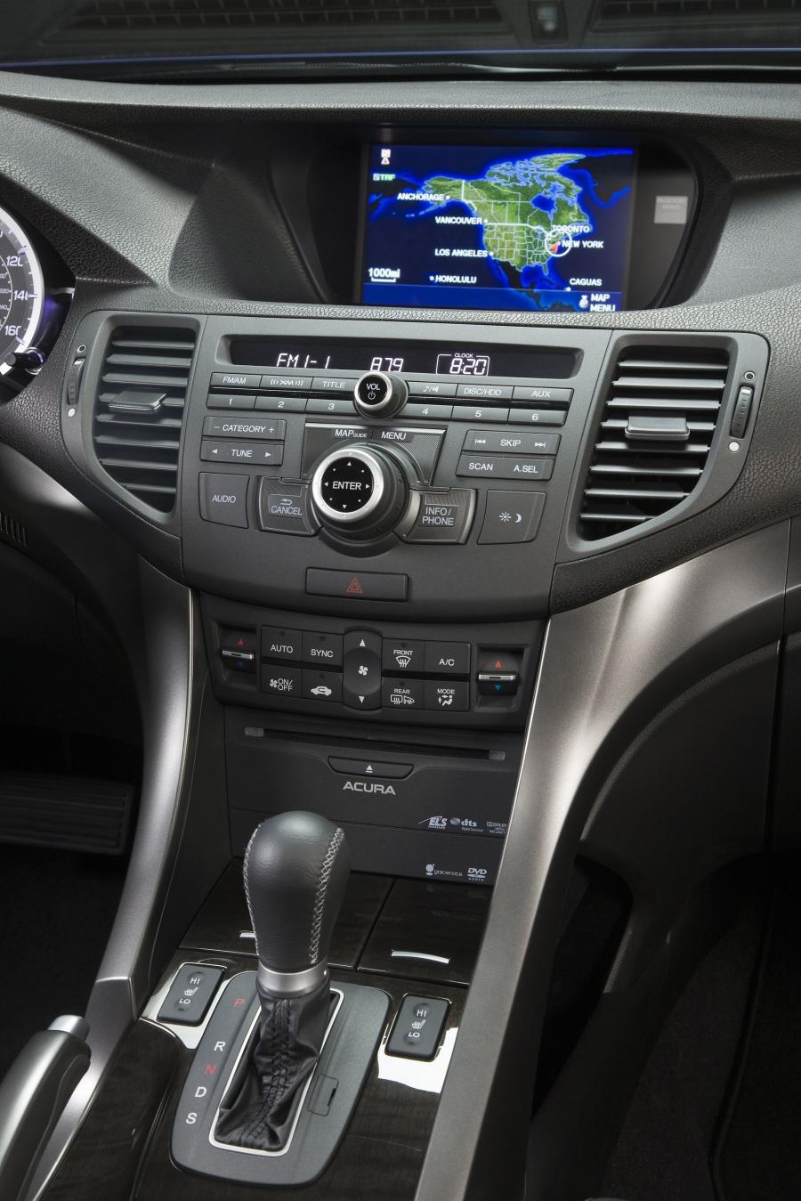 Детали интерьера Acura TSX Sport Wagon 2010 года  (фото 13 из 63)